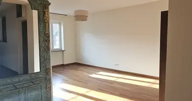 Квартира 3 комнаты в Варшава, Польша