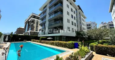 Wohnung 4 zimmer in Konyaalti, Türkei