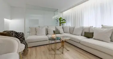 Apartamento 4 habitaciones en Torrevieja, Španjolska