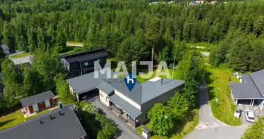 Dom w Oulu sub region, Finlandia