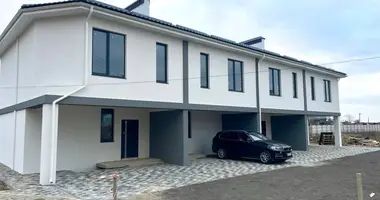 3 room house in Lymanka, Ukraine