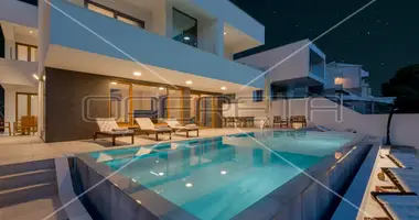 Casa 4 habitaciones en Opcina Brela, Croacia