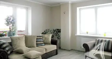 Apartamento 3 habitaciones en Muchaviecki sielski Saviet, Belarús