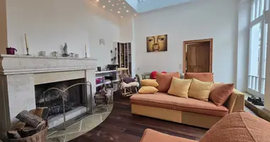 8 room house in Mollersdorf, Austria