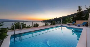 5 room house in Grad Omis, Croatia