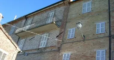 Casa 12 habitaciones en Terni, Italia