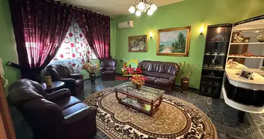 Villa 6 habitaciones en Sheq i Vogel, Albania