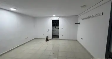 Gewerbefläche 25 m² in Tirana, Albanien