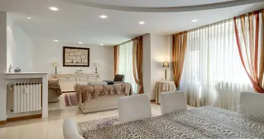 4 habitaciones en Roma, Italia