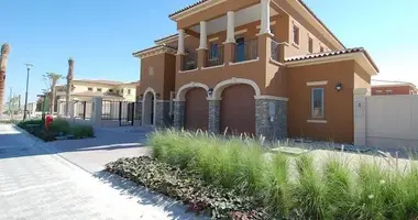 Villa 5 bedrooms in Abu Dhabi, United Arab Emirates