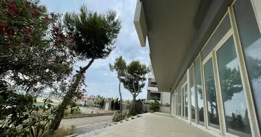 Ресторан 400м2 плюс 70м2 подвал для кухни. в Дуррес, Албания