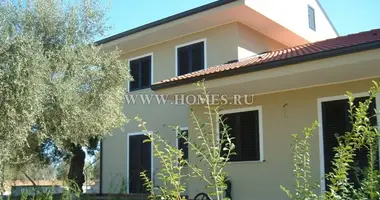 2 bedroom apartment in Ciro Marina, Italy