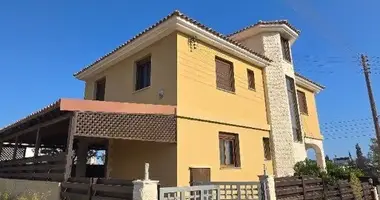5 bedroom house in Parekklisia, Cyprus