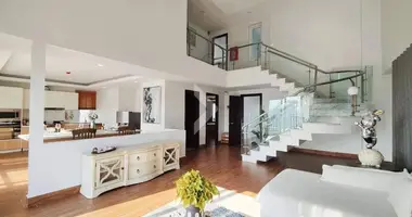 Condo 3 bedrooms in Sangkat Boeng Keng Kang Ti Bei, Cambodia