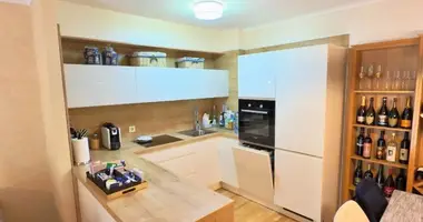 Wohnung 2 Schlafzimmer in Becici, Montenegro