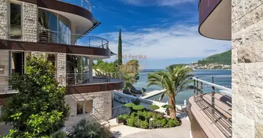 Apartamento 4 habitaciones en Montenegro