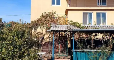 4 room house in Velykodolynske, Ukraine