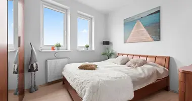 Mieszkanie 2 pokoi w Warszawa, Polska