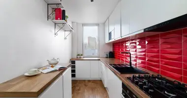 Mieszkanie 3 pokoi w Warszawa, Polska