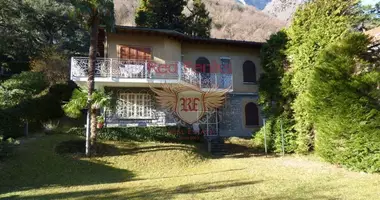 Villa Villa de 4 habitaciones en Lombardía, Italia