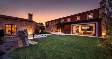 House 11 bedrooms in Grad Porec, Croatia