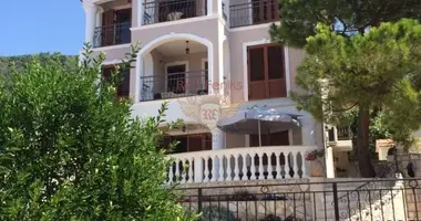 Casa 6 habitaciones en Montenegro