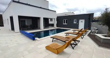 Villa 3 bedrooms in Galizana, Croatia