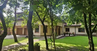 Квартира 6 комнат в Варшава, Польша