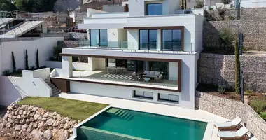 Villa 5 bedrooms in Malaga, Spain