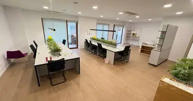 Büro 200 m² in Tirana, Albanien