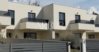 Maison 3 chambres dans Kukuljanovo, Croatie