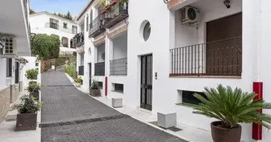 2 bedroom apartment in Benahavis, Spain