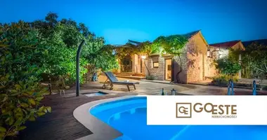 Haus 6 zimmer in Opcina Dezanovac, Kroatien