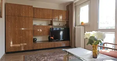 Mieszkanie 3 pokoi w Warszawa, Polska