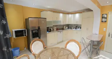 Apartamento 3 habitaciones en Mahmutlar, Turquía