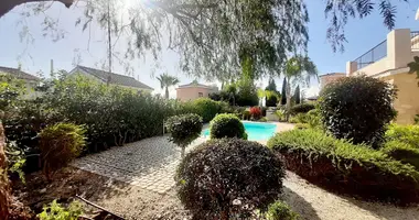 Mieszkanie 3 pokoi w Kouklia, Cypr