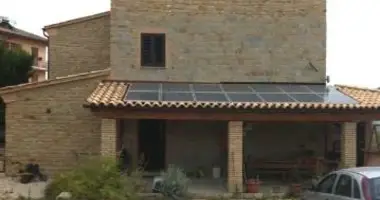 Casa 16 habitaciones en San Ginesio, Italia