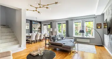 Casa en Varsovia, Polonia