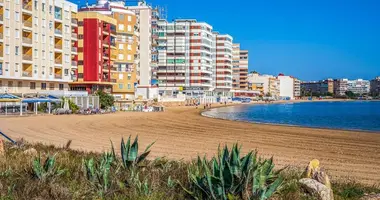 Mieszkanie 3 pokoi w Torrevieja, Hiszpania