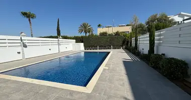 Apartamento 4 habitaciones en Agios Tychonas, Chipre