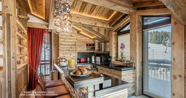 Chalet 6 bedrooms in Courchevel, France