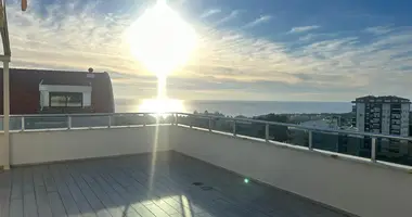 Mieszkanie 4 pokoi w Alanya, Turcja