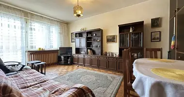 Mieszkanie 3 pokoi w Warszawa, Polska