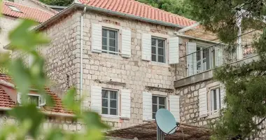 Квартира 5 спален в Пераст, Черногория