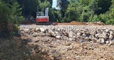 Terrain dans Otocac, Croatie
