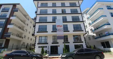 Apartamento 4 habitaciones en Cankaya, Turquía