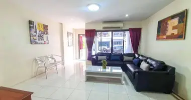 Adosado 4 habitaciones en Pattaya City, Tailandia