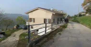 Commercial property 220 m² in Terni, Italy