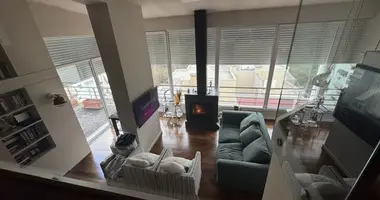 2 bedroom apartment in Tirana Municipality, Albania