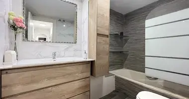 3 bedroom apartment in Estepona, Spain
